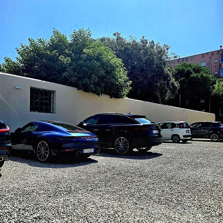 ליבורנו La Villa Apartments - Convenient For Sardinia And Corsica - 4 Beds - Private Parking Included With Camera מראה חיצוני תמונה