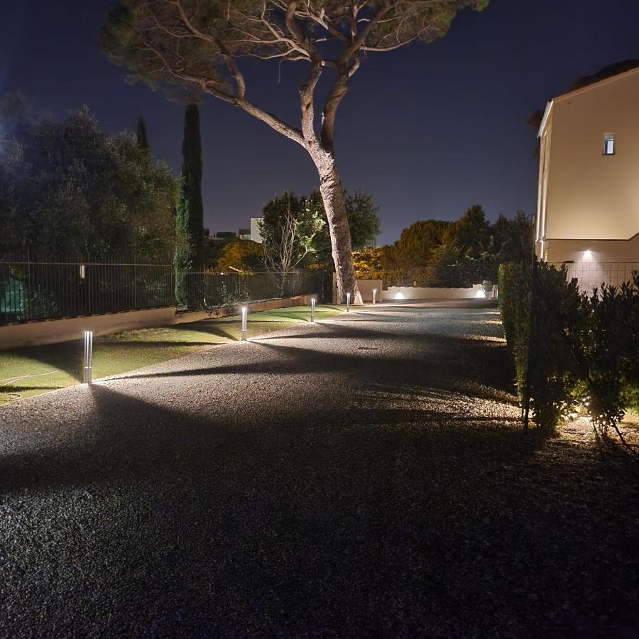 ליבורנו La Villa Apartments - Convenient For Sardinia And Corsica - 4 Beds - Private Parking Included With Camera מראה חיצוני תמונה