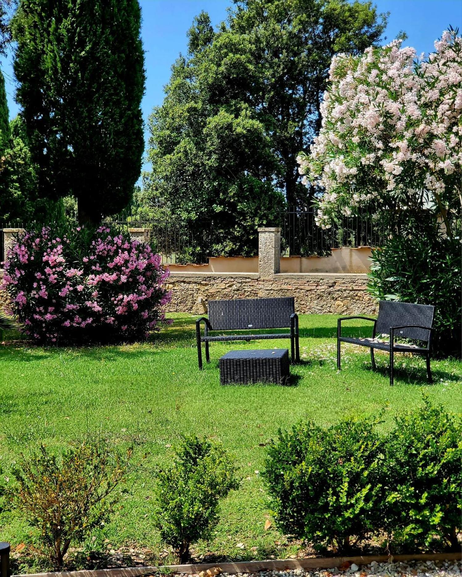 ליבורנו La Villa Apartments - Convenient For Sardinia And Corsica - 4 Beds - Private Parking Included With Camera מראה חיצוני תמונה