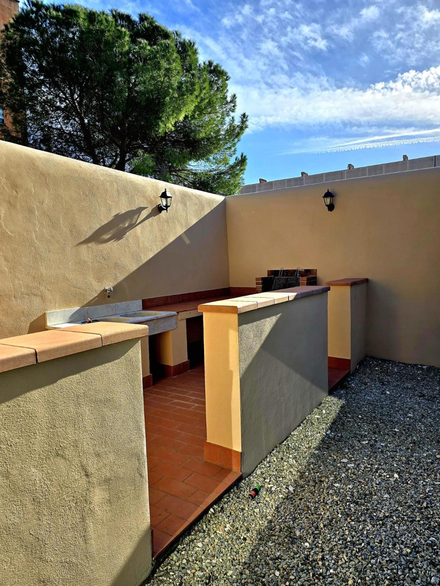 ליבורנו La Villa Apartments - Convenient For Sardinia And Corsica - 4 Beds - Private Parking Included With Camera מראה חיצוני תמונה
