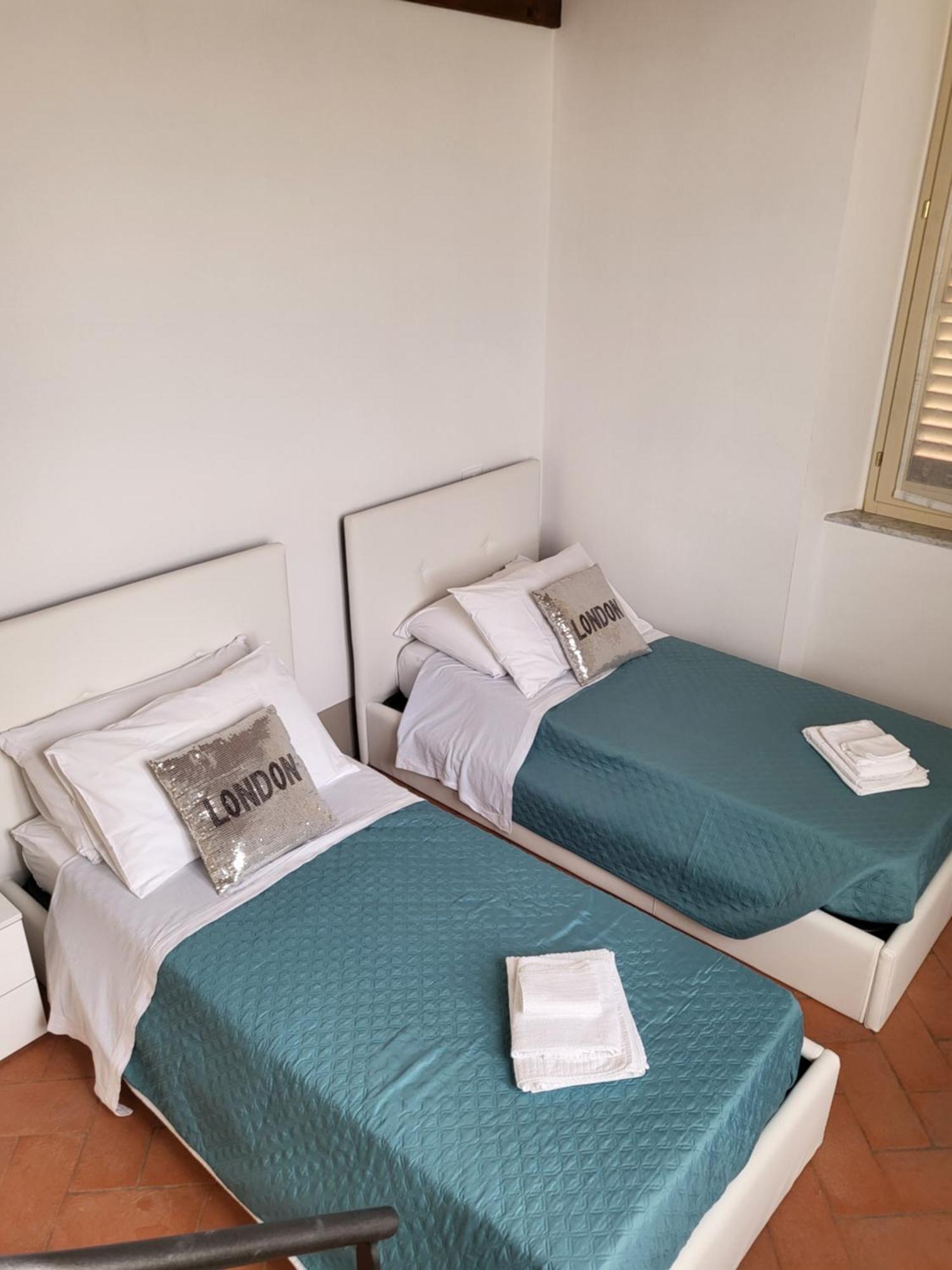 ליבורנו La Villa Apartments - Convenient For Sardinia And Corsica - 4 Beds - Private Parking Included With Camera מראה חיצוני תמונה