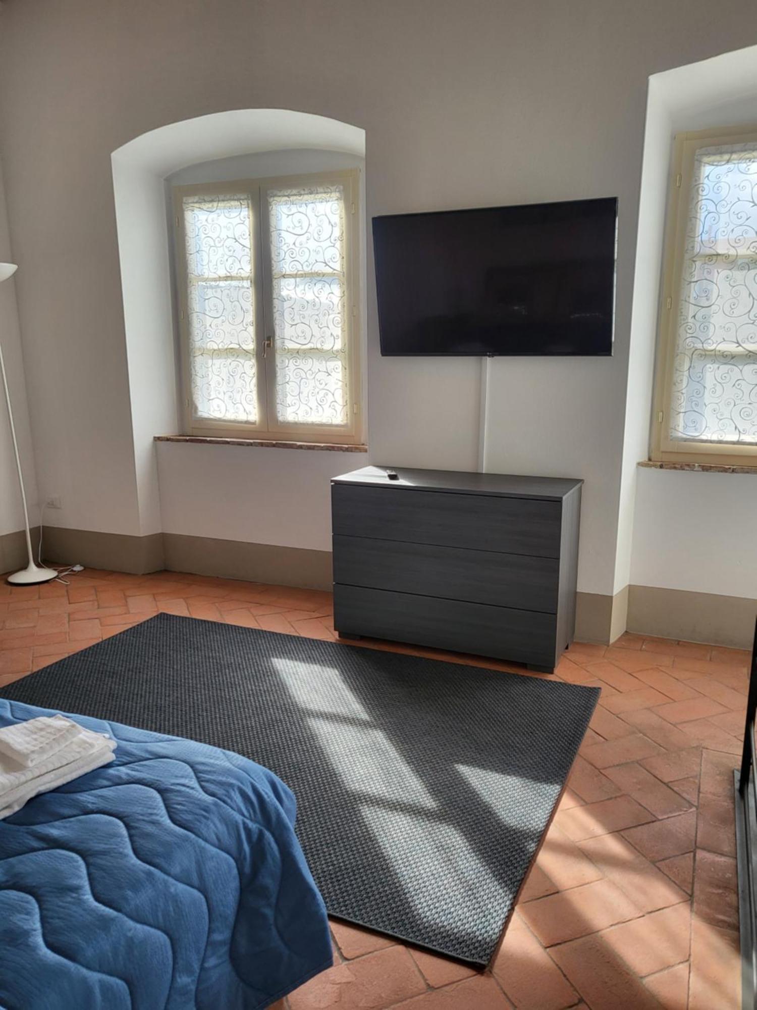 ליבורנו La Villa Apartments - Convenient For Sardinia And Corsica - 4 Beds - Private Parking Included With Camera מראה חיצוני תמונה
